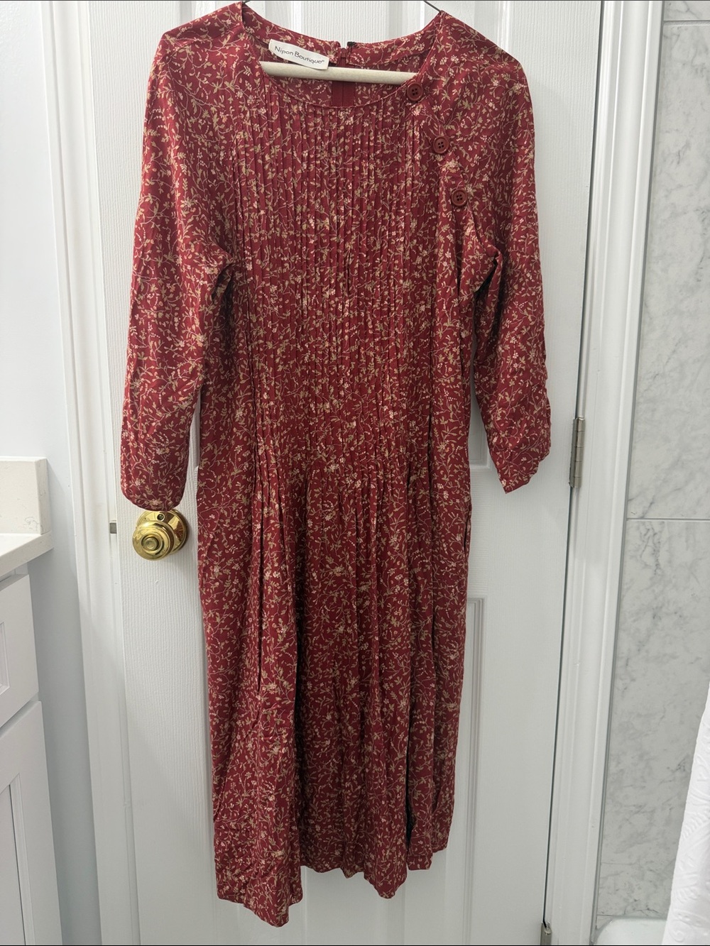 Vintage Nipón Boutique Red Floral Midi Dress